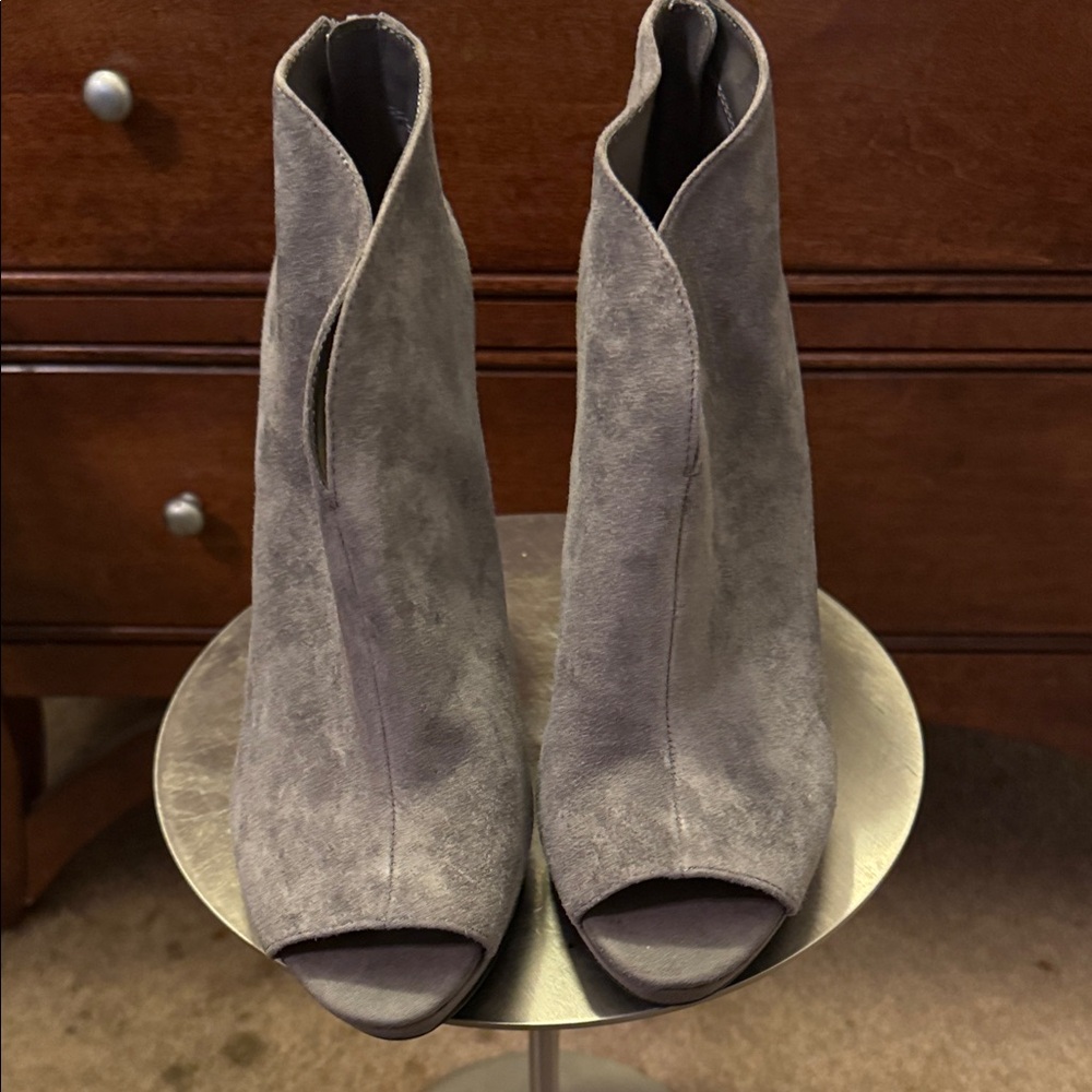 NWOT NINE WEST Women's Peep-Toe Ankle Boots